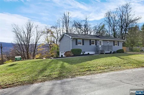 6 Van Buren Avenue Vernon NJ 07462