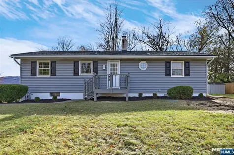 6 Van Buren Avenue Vernon NJ 07462