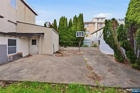 388 Highland Avenue Cliffside Park NJ 07010
