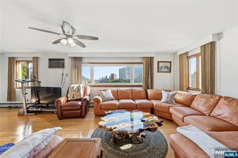 388 Highland Avenue Cliffside Park NJ 07010