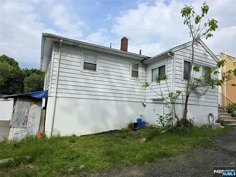 124 S Main Street Lodi NJ 07644