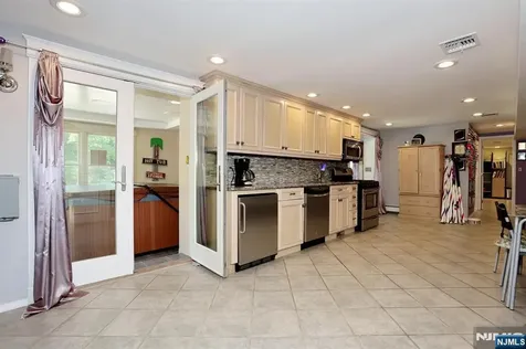 33 Randolph Street Park Ridge NJ 07656