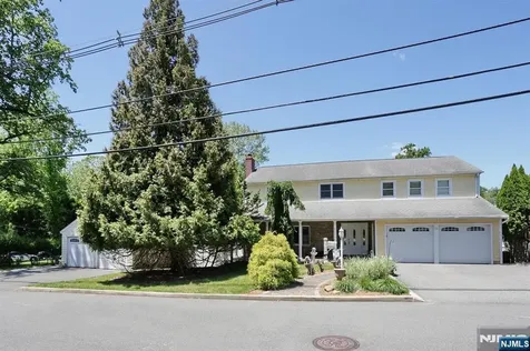 33 Randolph Street Park Ridge NJ 07656