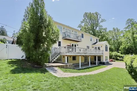 33 Randolph Street Park Ridge NJ 07656