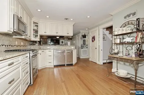 33 Randolph Street Park Ridge NJ 07656