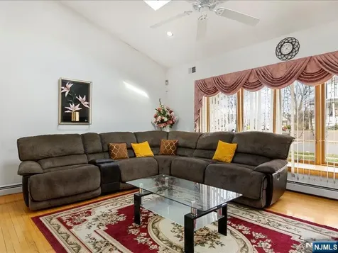 81 Hastings Avenue Nutley NJ 07110