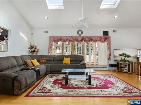 81 Hastings Avenue Nutley NJ 07110
