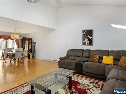 81 Hastings Avenue Nutley NJ 07110