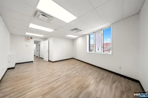 40 Broad Avenue Palisades Park NJ 07650