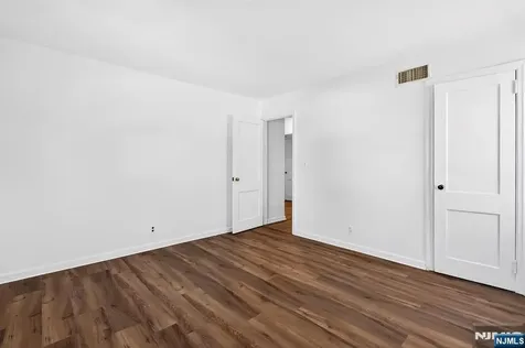 292 Louis Street Hackensack NJ 07601