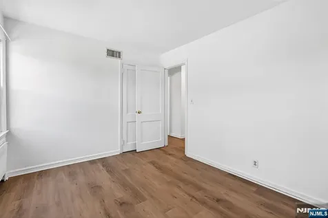 292 Louis Street Hackensack NJ 07601