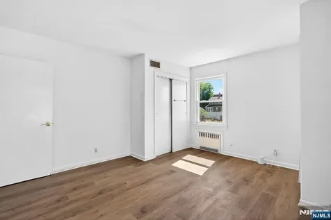 292 Louis Street Hackensack NJ 07601