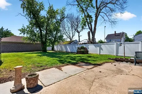 292 Louis Street Hackensack NJ 07601