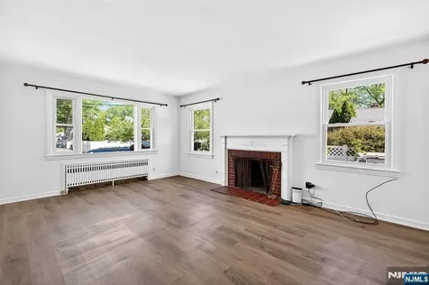 292 Louis Street Hackensack NJ 07601