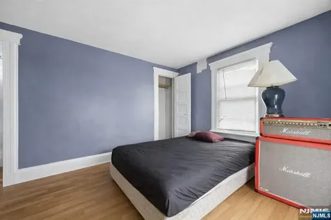 86 Llewellyn Avenue Hawthorne NJ 07506