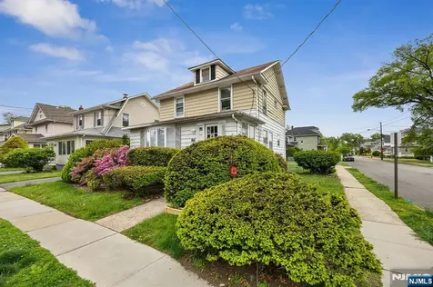 86 Llewellyn Avenue Hawthorne NJ 07506