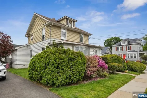 86 Llewellyn Avenue Hawthorne NJ 07506