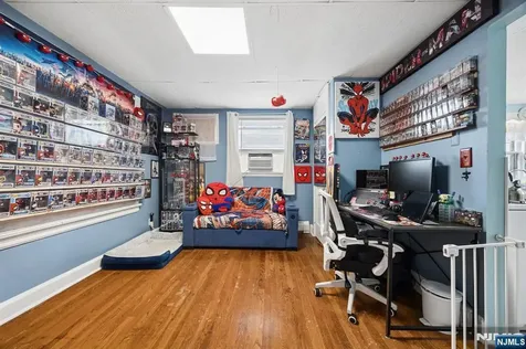 86 Llewellyn Avenue Hawthorne NJ 07506