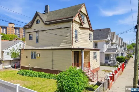 144-146 Pearsall Jersey City NJ 07305