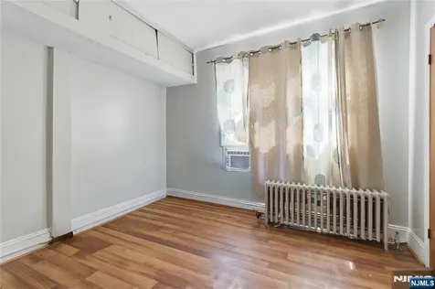 144-146 Pearsall Jersey City NJ 07305