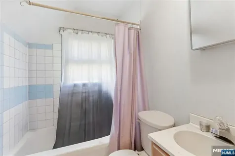 144-146 Pearsall Jersey City NJ 07305