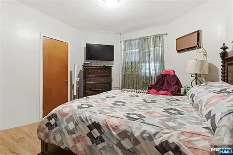 144-146 Pearsall Jersey City NJ 07305