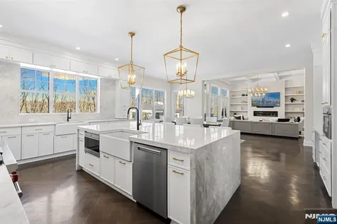 396 Knollwood Road Ridgewood NJ 07450