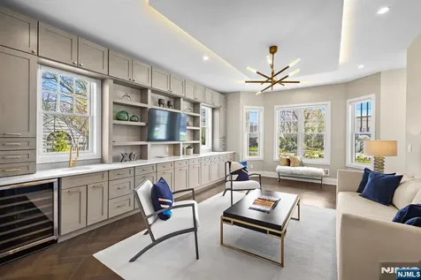 396 Knollwood Road Ridgewood NJ 07450