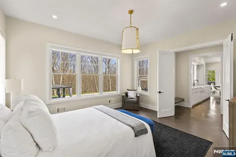 396 Knollwood Road Ridgewood NJ 07450