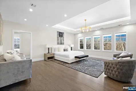 396 Knollwood Road Ridgewood NJ 07450