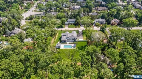 396 Knollwood Road Ridgewood NJ 07450