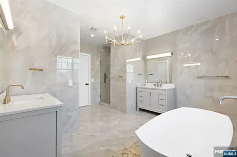 396 Knollwood Road Ridgewood NJ 07450