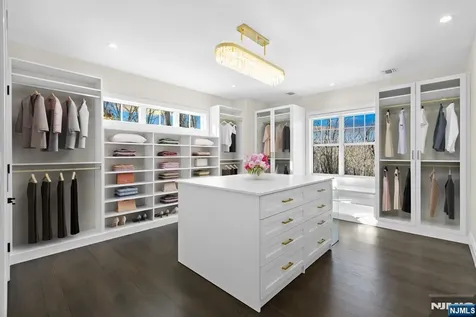 396 Knollwood Road Ridgewood NJ 07450