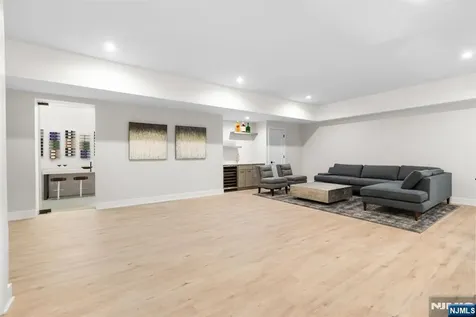 396 Knollwood Road Ridgewood NJ 07450