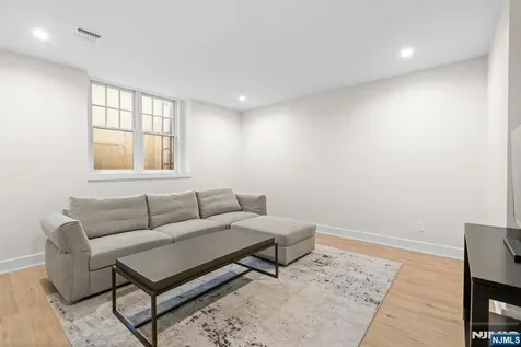 396 Knollwood Road Ridgewood NJ 07450