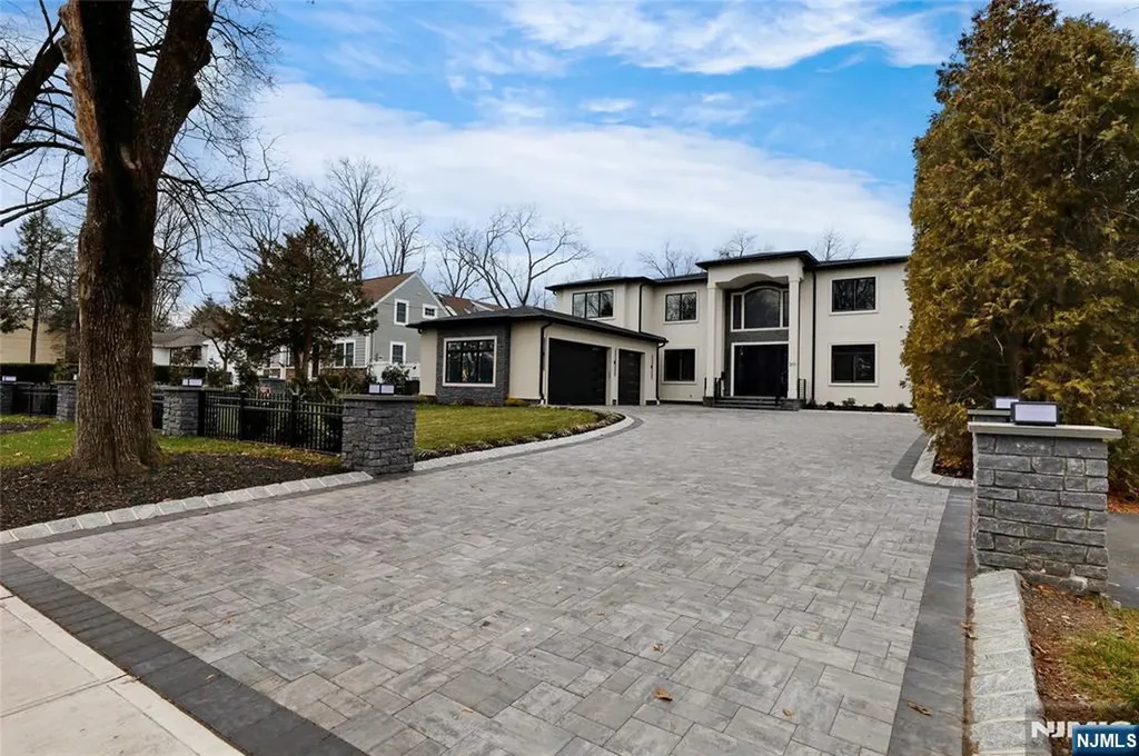 311 Farview Avenue Paramus NJ 07652