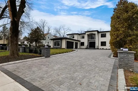 311 Farview Avenue Paramus NJ 07652