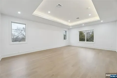 311 Farview Avenue Paramus NJ 07652