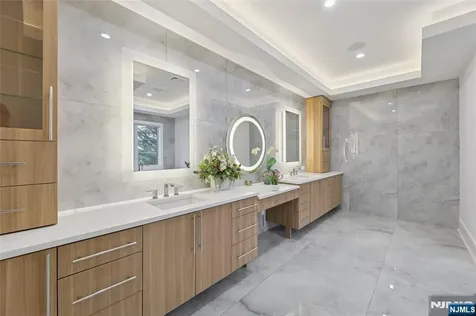 311 Farview Avenue Paramus NJ 07652
