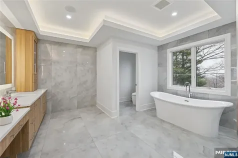 311 Farview Avenue Paramus NJ 07652