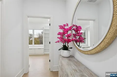 311 Farview Avenue Paramus NJ 07652