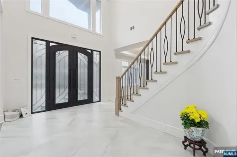 311 Farview Avenue Paramus NJ 07652