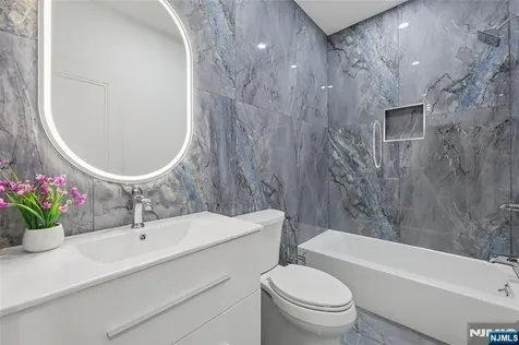 311 Farview Avenue Paramus NJ 07652