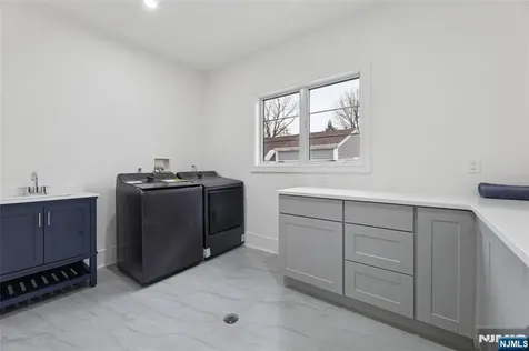 311 Farview Avenue Paramus NJ 07652