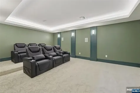 311 Farview Avenue Paramus NJ 07652