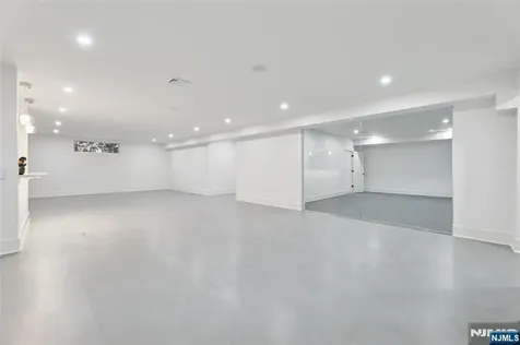 311 Farview Avenue Paramus NJ 07652