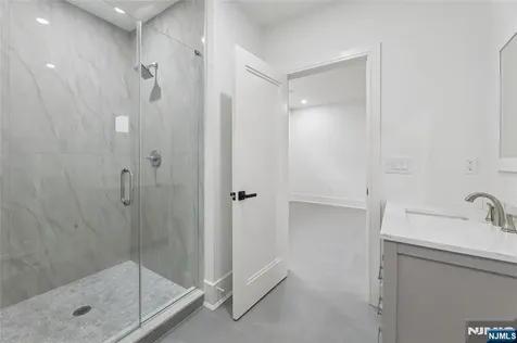 311 Farview Avenue Paramus NJ 07652