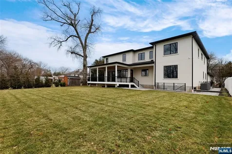 311 Farview Avenue Paramus NJ 07652
