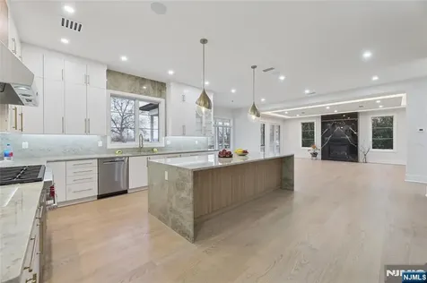 311 Farview Avenue Paramus NJ 07652