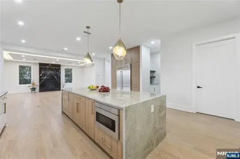 311 Farview Avenue Paramus NJ 07652